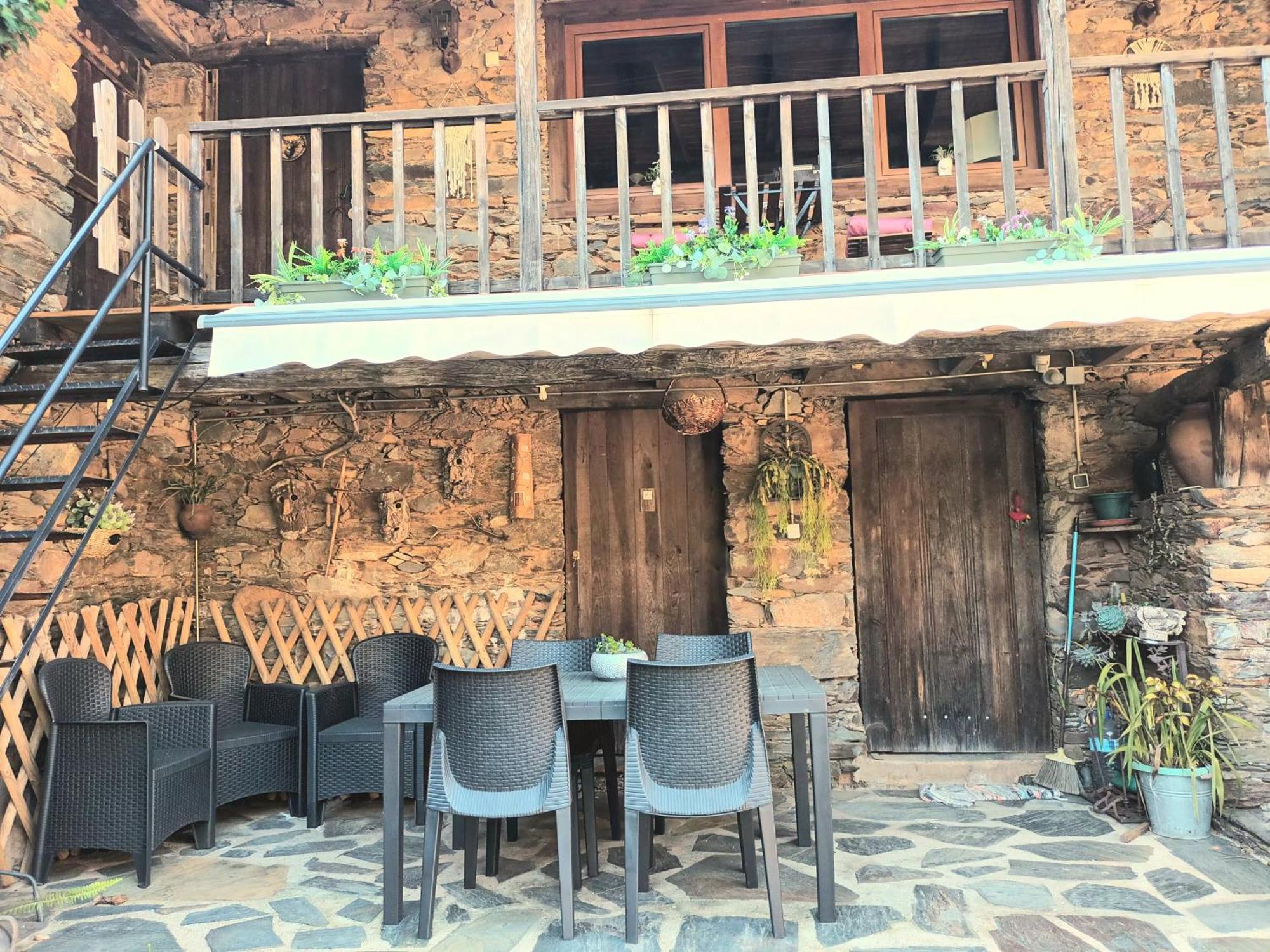Hostal A Casa da Natália Cha de Alvares Exterior foto